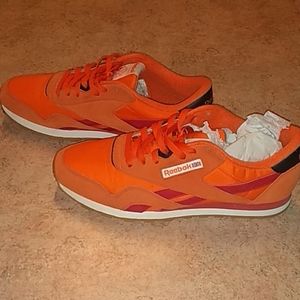 Men's size 12 orange reebok classics